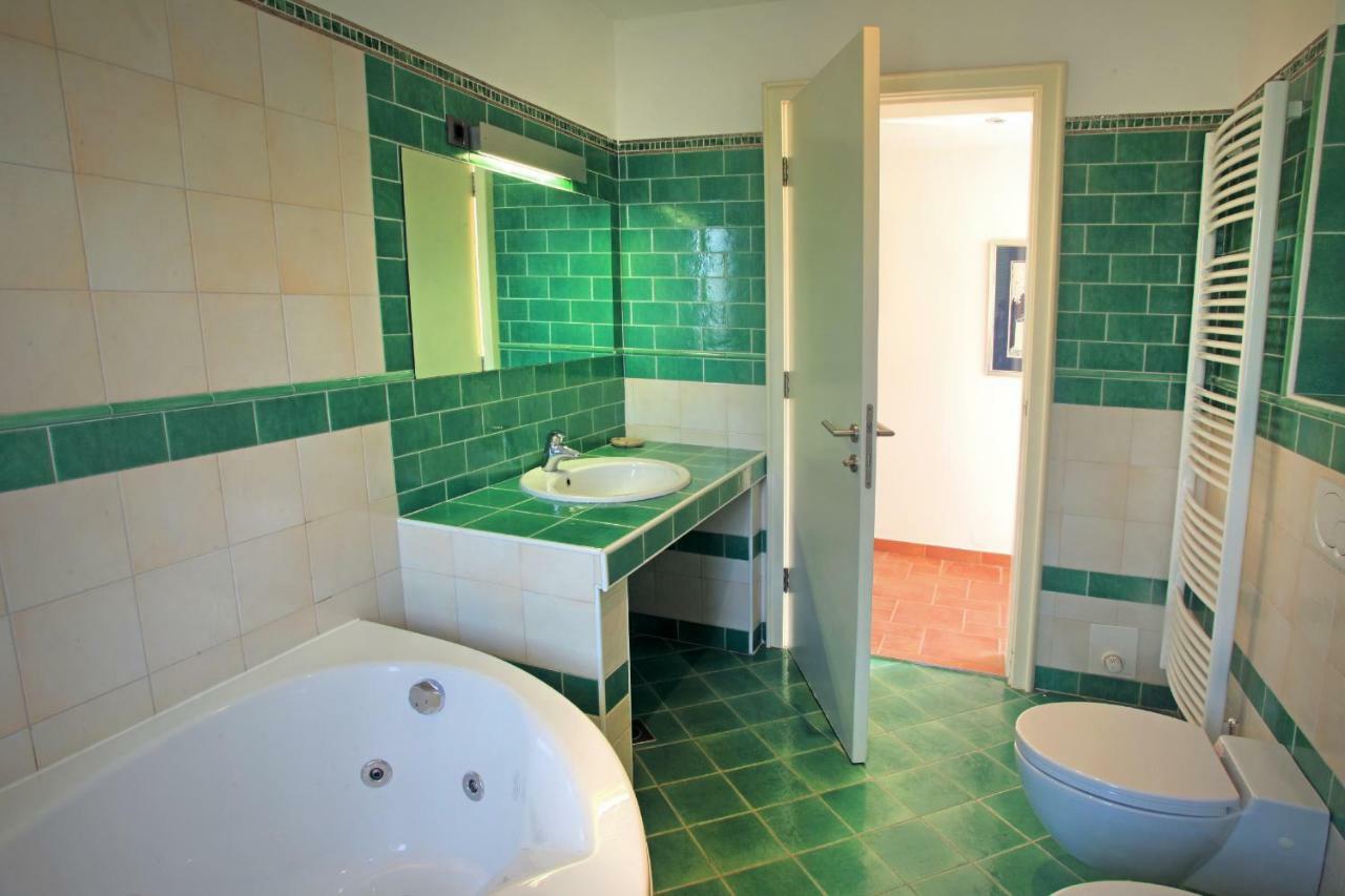 Spacious Villa In Parecag With A Swimming Pool Сечовле Экстерьер фото