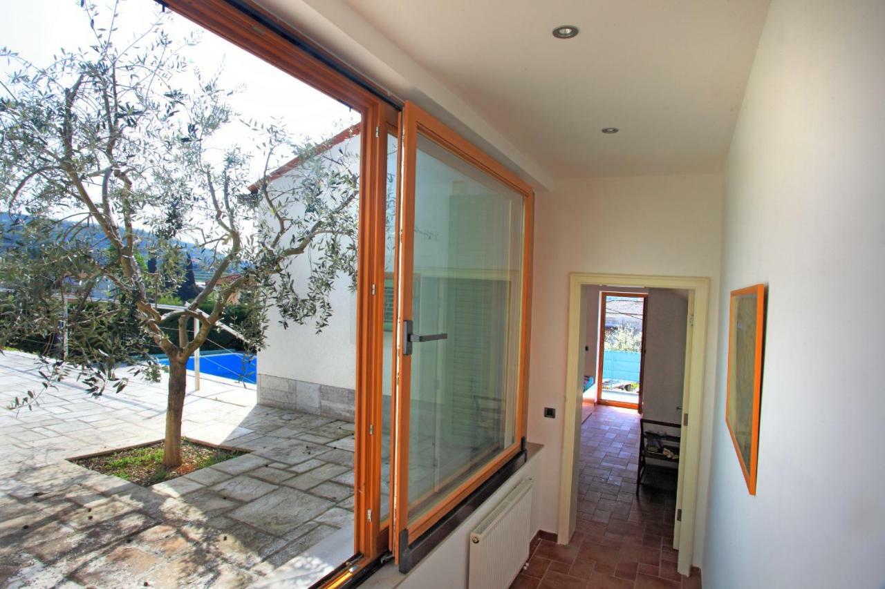 Spacious Villa In Parecag With A Swimming Pool Сечовле Экстерьер фото