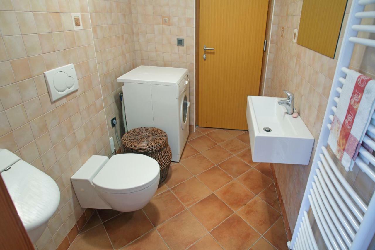 Spacious Villa In Parecag With A Swimming Pool Сечовле Экстерьер фото